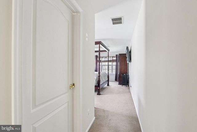 24 COMPASS CIR, Mount Laurel, NJ 08054