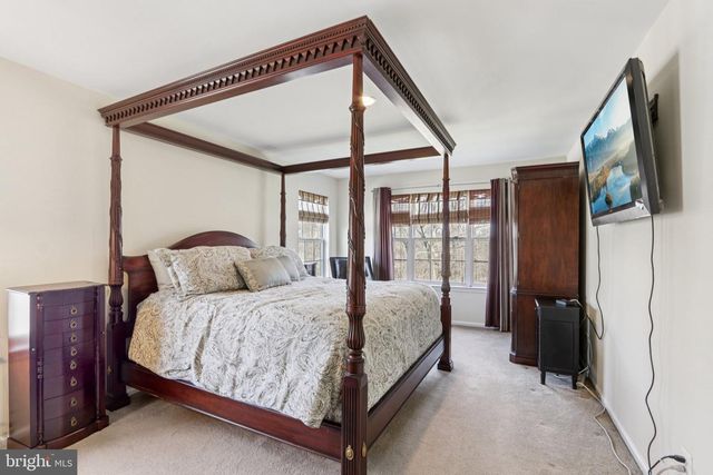 24 COMPASS CIR, Mount Laurel, NJ 08054