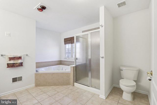 24 COMPASS CIR, Mount Laurel, NJ 08054