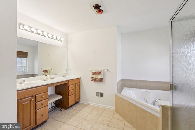 24 COMPASS CIR, Mount Laurel, NJ 08054