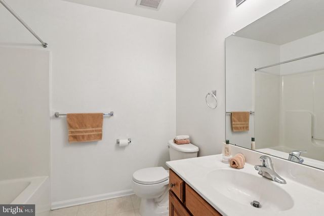 24 COMPASS CIR, Mount Laurel, NJ 08054