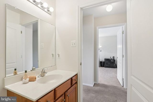 24 COMPASS CIR, Mount Laurel, NJ 08054