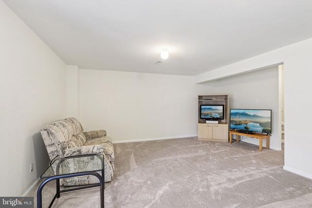 24 COMPASS CIR, Mount Laurel, NJ 08054