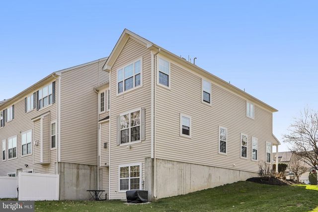 24 COMPASS CIR, Mount Laurel, NJ 08054