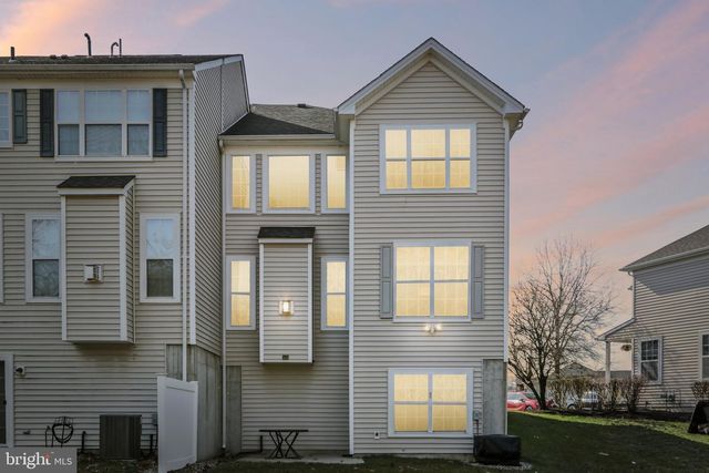 24 COMPASS CIR, Mount Laurel, NJ 08054