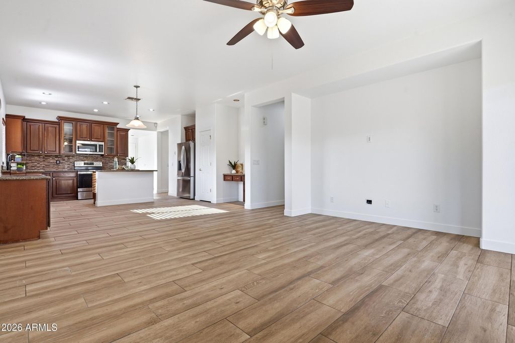 11838 W JESSIE Lane, Sun City, AZ 85373 — photo 4