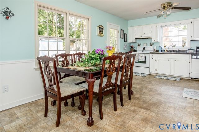 11643 Chester Station Dr, Chester, VA 23831