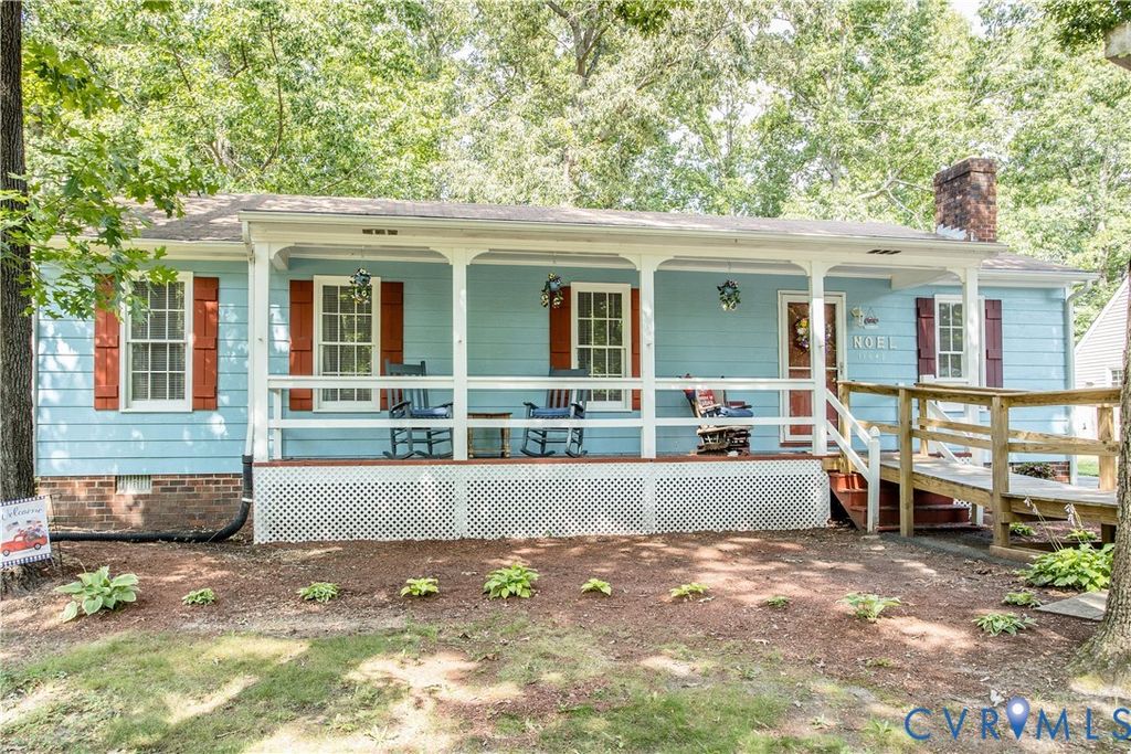 11643 Chester Station Dr, Chester, VA 23831