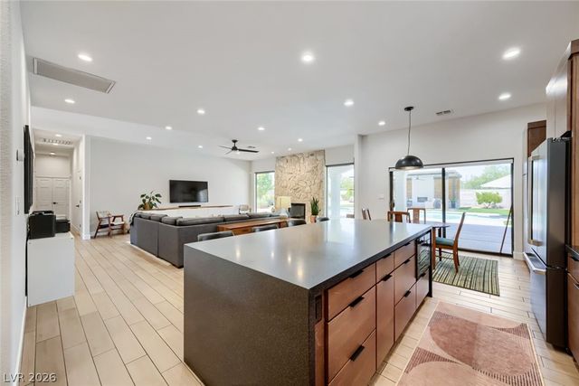400 Lacy Lane, Las Vegas, NV 89107