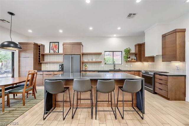 400 Lacy Lane, Las Vegas, NV 89107