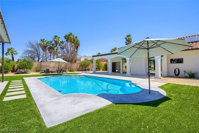 400 Lacy Lane, Las Vegas, NV 89107