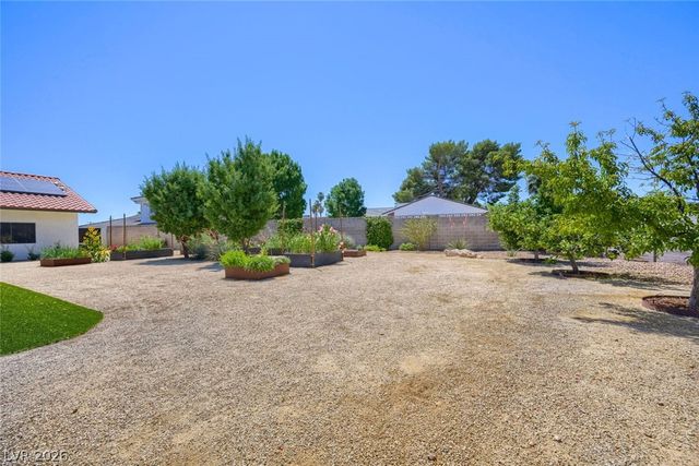 400 Lacy Lane, Las Vegas, NV 89107