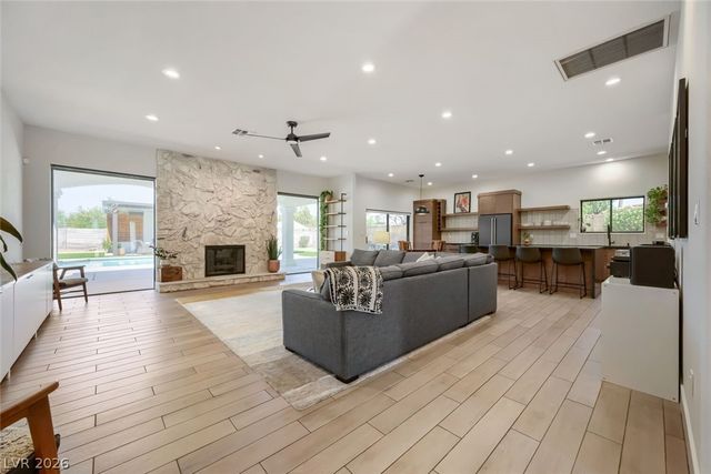 400 Lacy Lane, Las Vegas, NV 89107