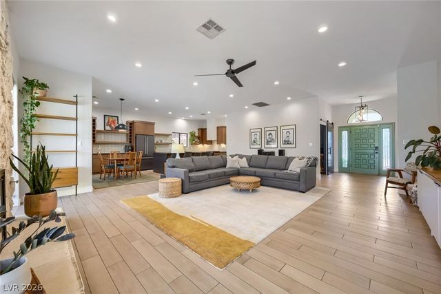 400 Lacy Lane, Las Vegas, NV 89107