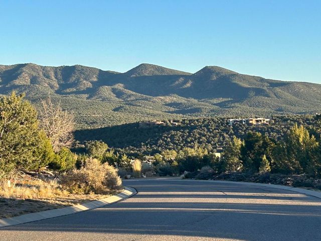 5 Broken Arrow Place, Sandia Park, NM 87047