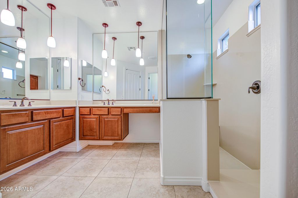 Image 19 of property listing at 15859 N 76TH Avenue, Peoria, AZ 85382