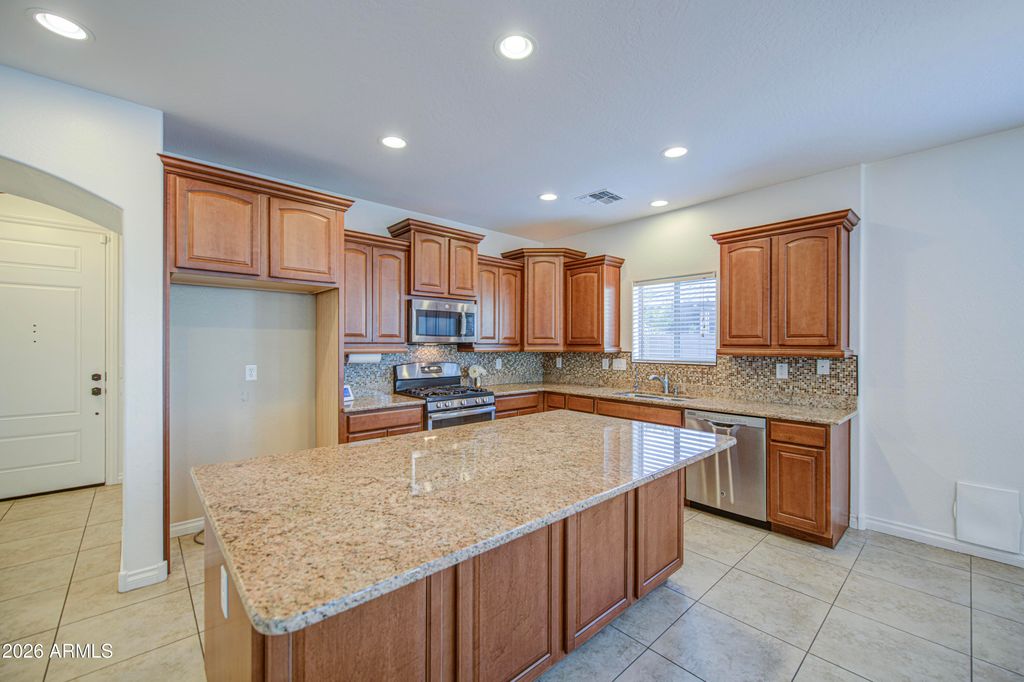 Image 2 of property listing at 15859 N 76TH Avenue, Peoria, AZ 85382