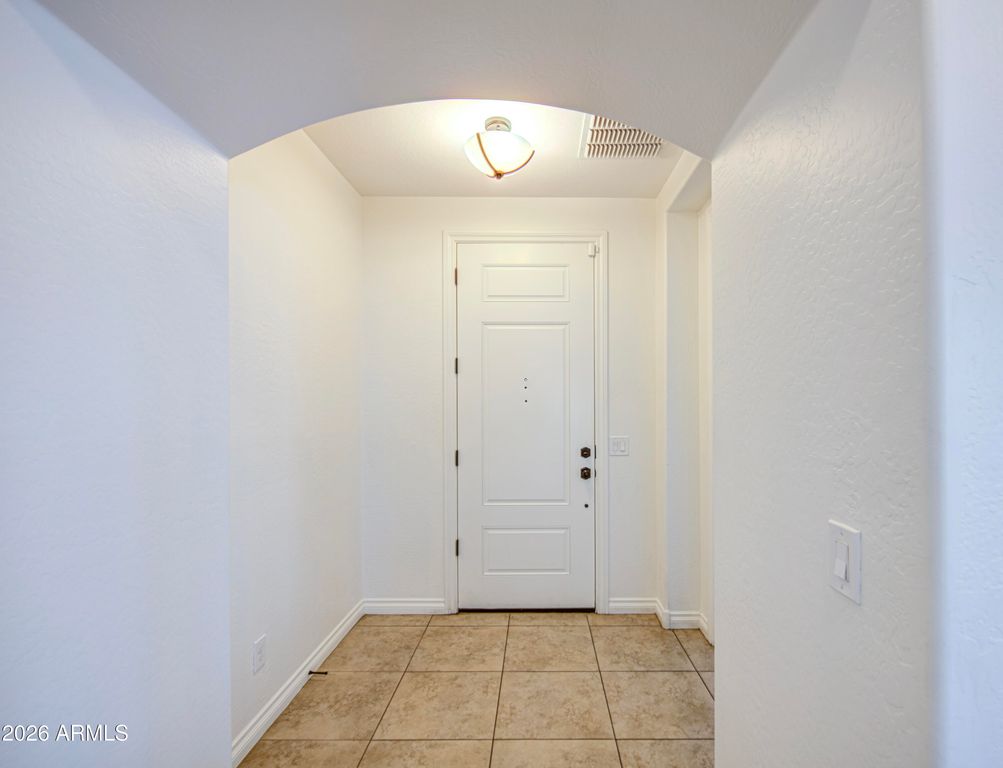 Image 6 of property listing at 15859 N 76TH Avenue, Peoria, AZ 85382