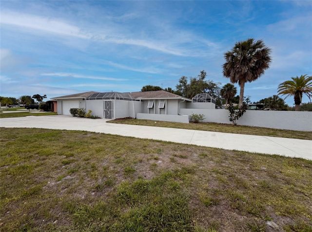 1301 LUCAYA AVENUE, Venice, FL 34285