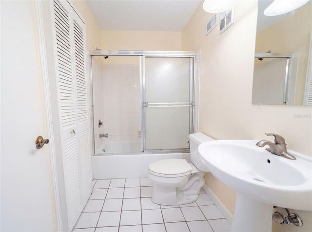 1301 LUCAYA AVENUE, Venice, FL 34285