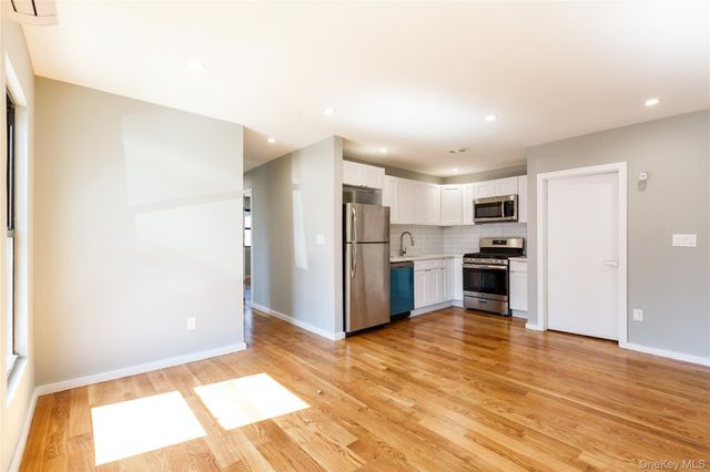 8734 132nd Street, Richmond Hill, NY 11418