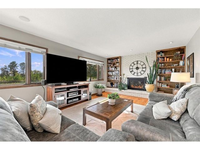 9275 W 73rd Ave, Arvada, CO 80005