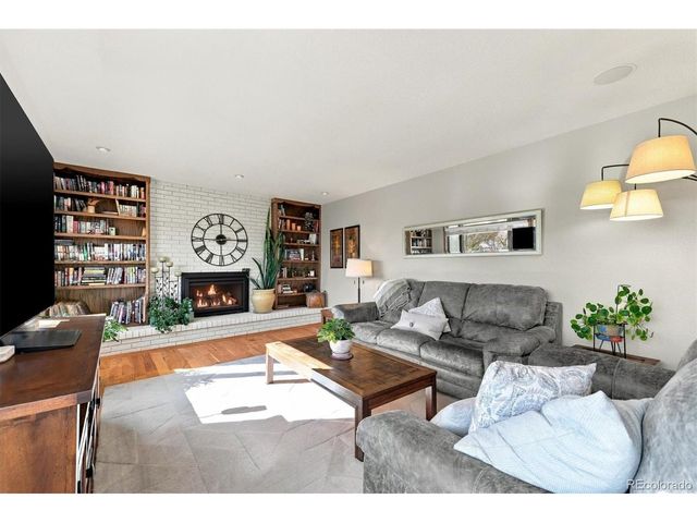 9275 W 73rd Ave, Arvada, CO 80005