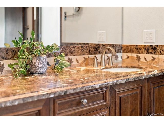 9275 W 73rd Ave, Arvada, CO 80005