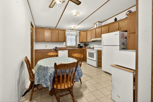 3955 S Stage Road 41, Medford, OR 97501