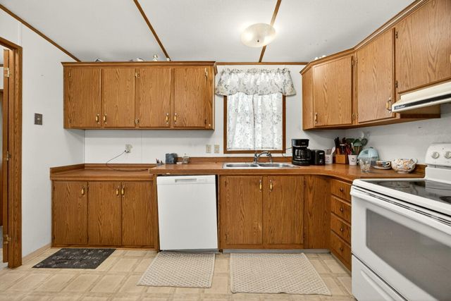 3955 S Stage Road 41, Medford, OR 97501