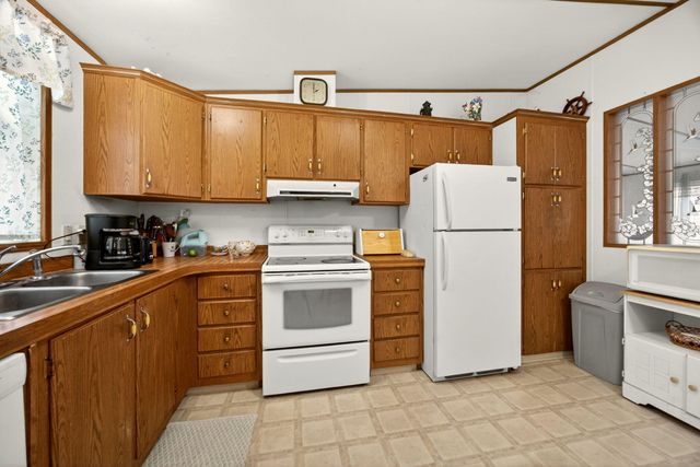 3955 S Stage Road 41, Medford, OR 97501