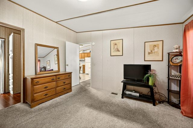 3955 S Stage Road 41, Medford, OR 97501