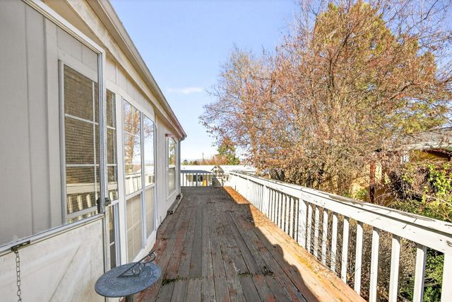 3955 S Stage Road 41, Medford, OR 97501