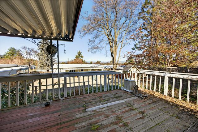 3955 S Stage Road 41, Medford, OR 97501