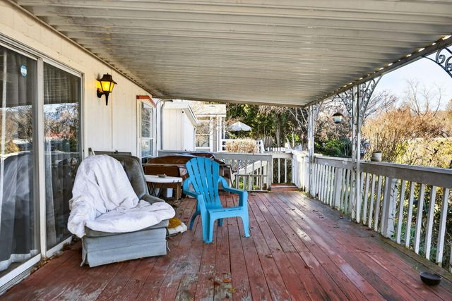 3955 S Stage Road 41, Medford, OR 97501