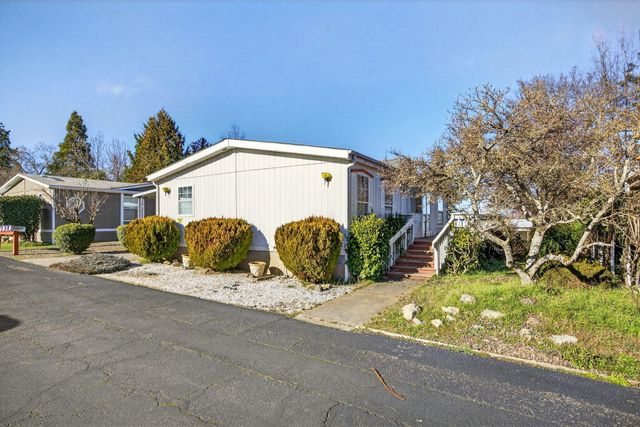 3955 S Stage Road 41, Medford, OR 97501