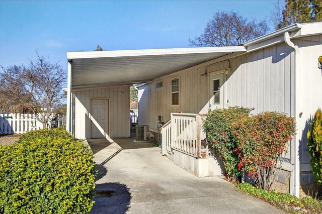 3955 S Stage Road 41, Medford, OR 97501