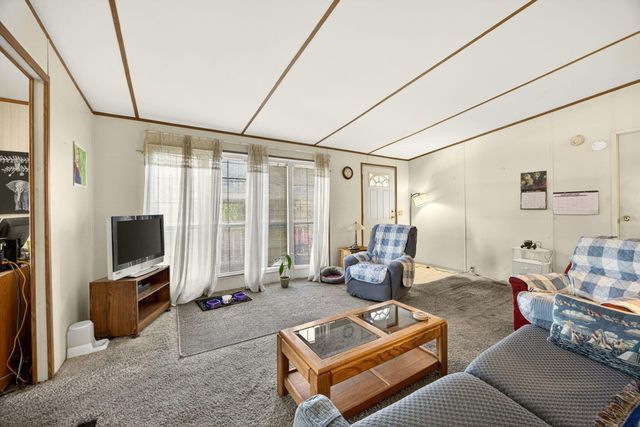 3955 S Stage Road 41, Medford, OR 97501