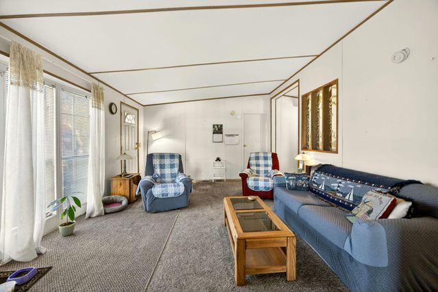 3955 S Stage Road 41, Medford, OR 97501