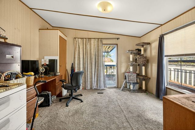 3955 S Stage Road 41, Medford, OR 97501