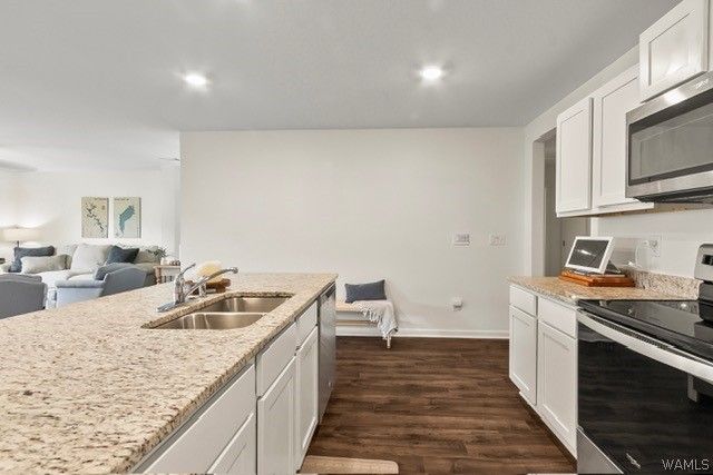 3704 Magnolia Hills Dr, Northport, AL 35473