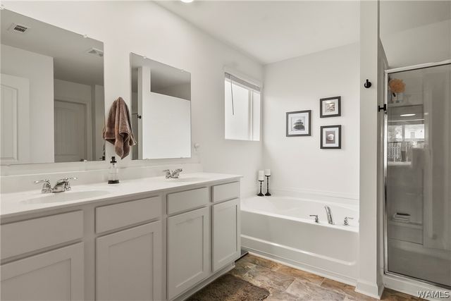 3704 Magnolia Hills Dr, Northport, AL 35473