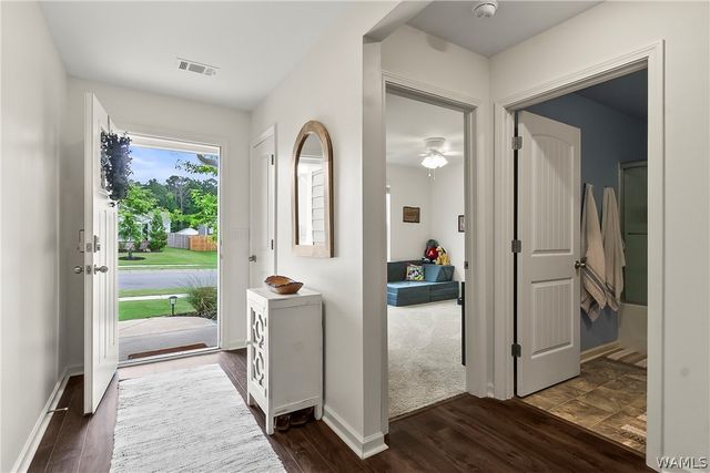 3704 Magnolia Hills Dr, Northport, AL 35473