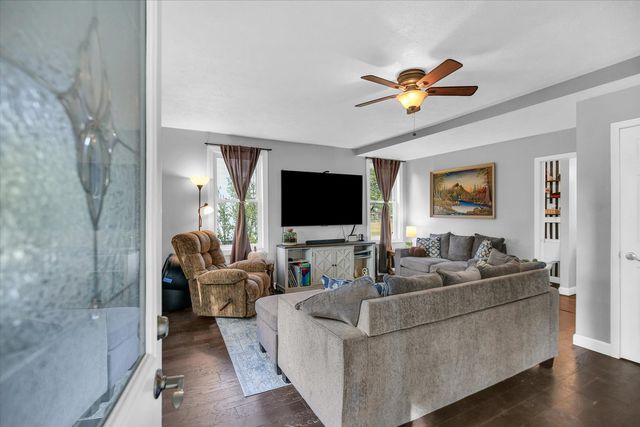 641 E Center Street, Paxton, IL 60957