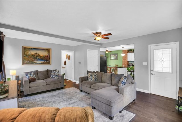 641 E Center Street, Paxton, IL 60957