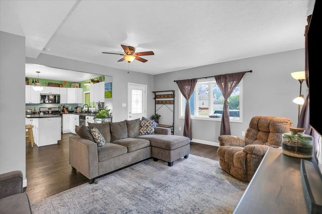 641 E Center Street, Paxton, IL 60957