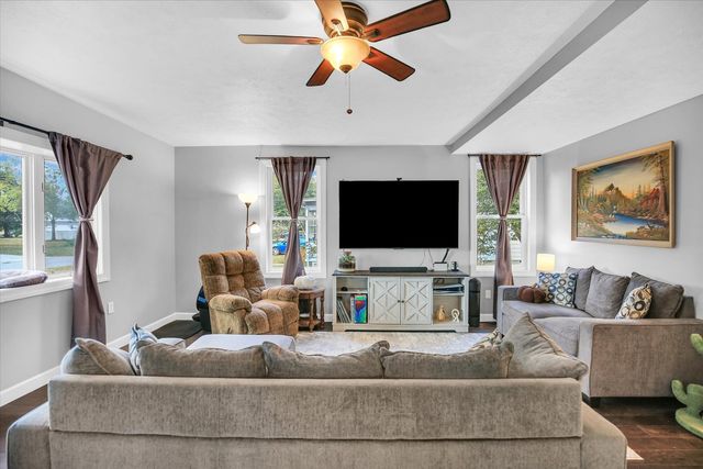 641 E Center Street, Paxton, IL 60957