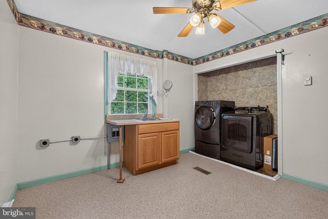 15 HOWARD DR, East Berlin, PA 17316