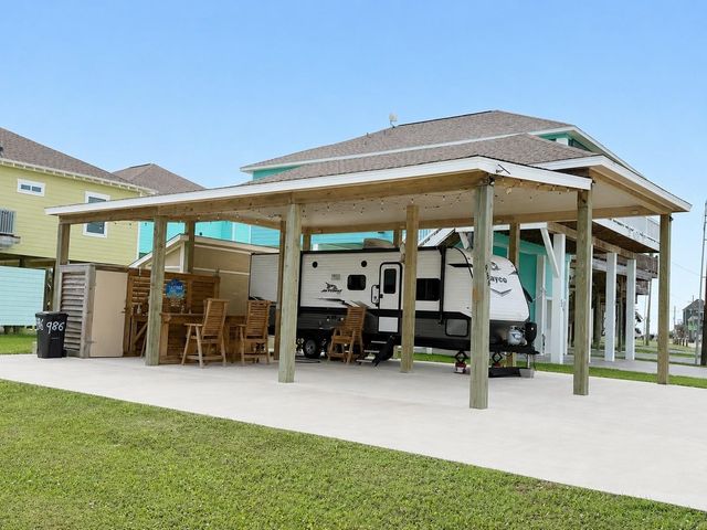 986 S Redfish, Crystal Beach, TX 77650
