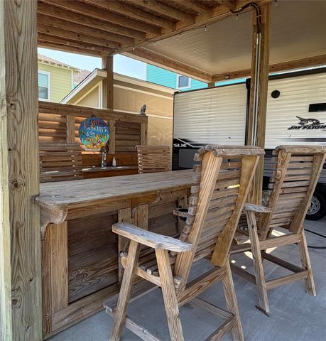 986 S Redfish, Crystal Beach, TX 77650